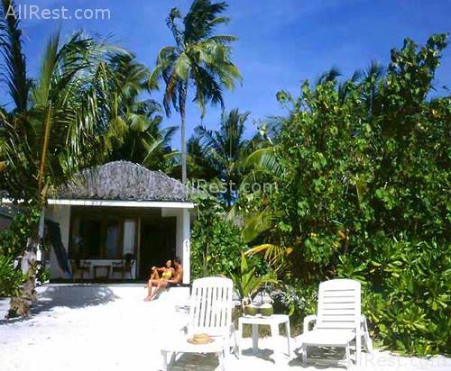 Vilamendhoo Island Resort 2